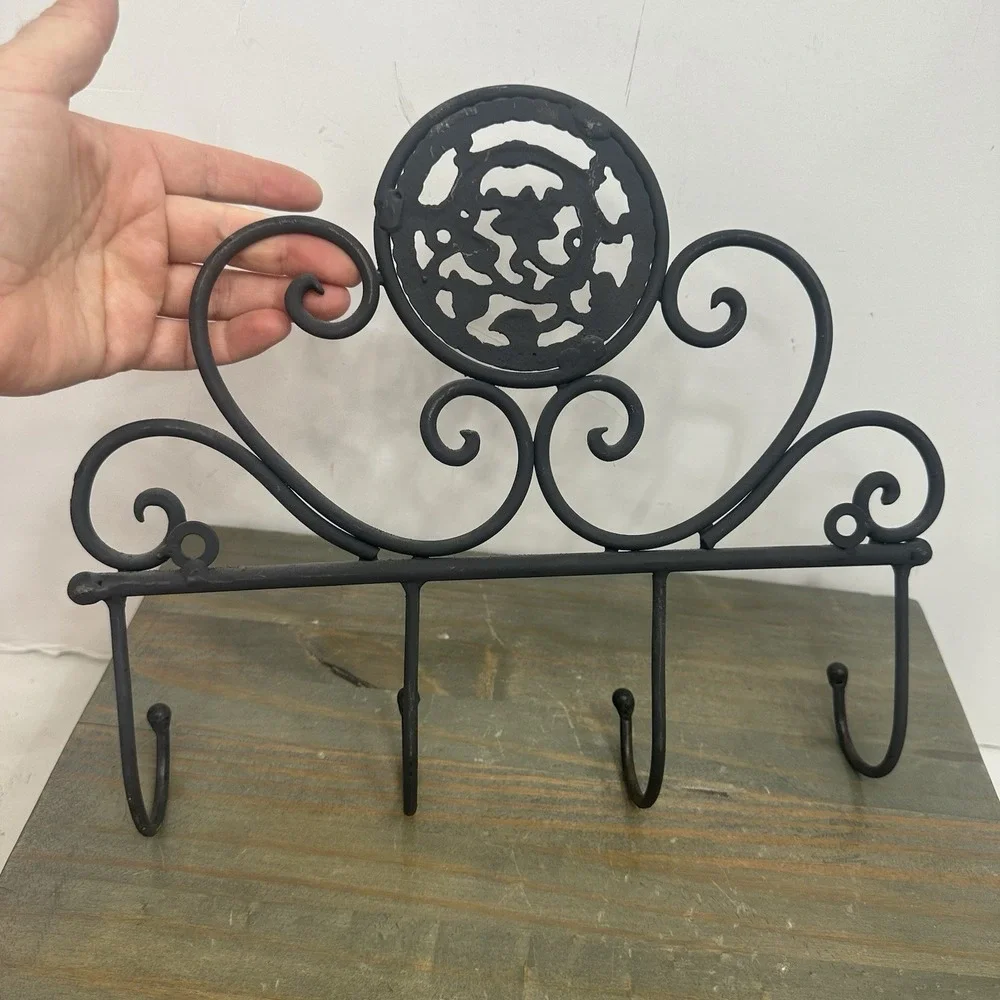 Vintage Wrought Iron Artisan 4 Hook Wall-Mount Coat Rack Holder Hat hanger Black